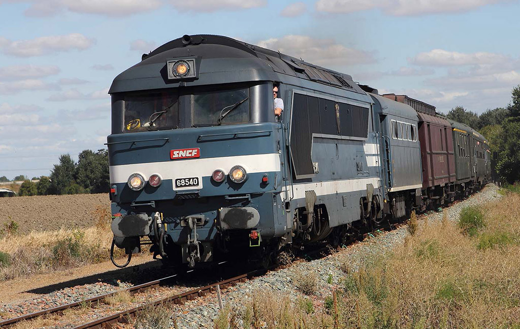 La locomotive 68540 en direction de Pithiviers (Journées Européennes du Patrimoine - 15 septembre 2018)