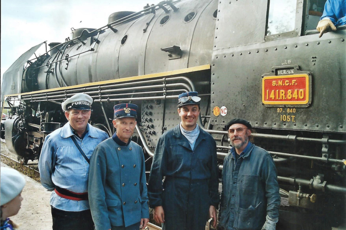 141R840 - St-Jean de Braye - 27 septembre 2003 - tournage Octobre Rouge