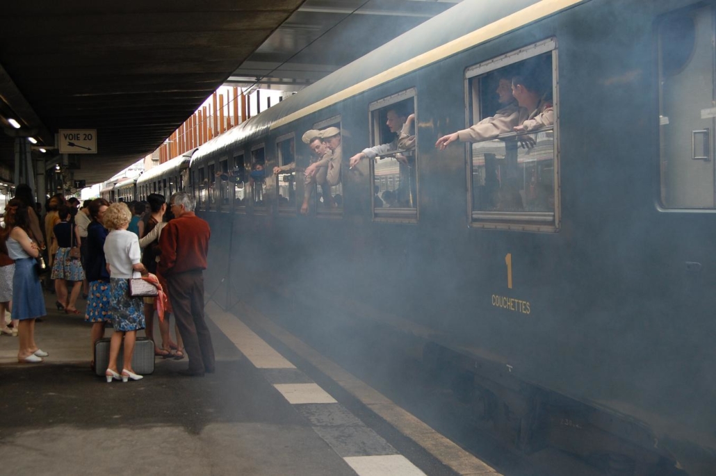 Train historique et locomotive à vapeur 141R840 en tournage à Paris Austerlitz, film Le temps d'aimer