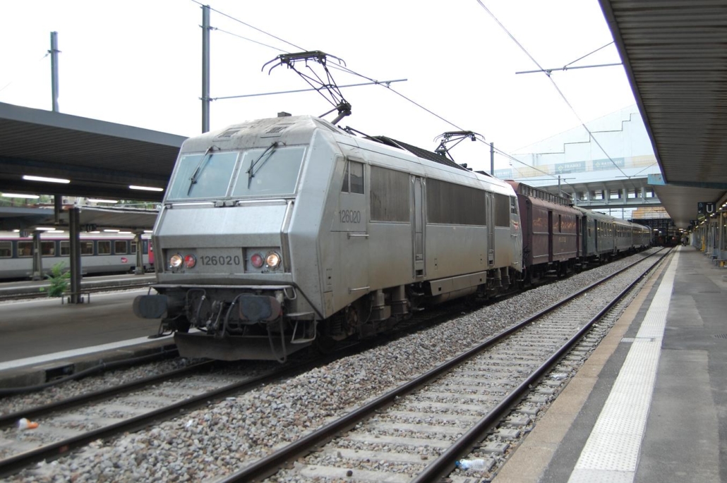 Train historique et locomotive à vapeur 141R840 en tournage à Paris Austerlitz, film Le temps d'aimer